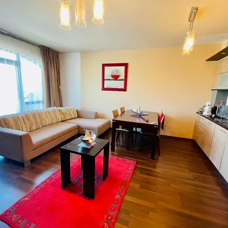 Luxury Whit Sea View At Sunny Apartment *